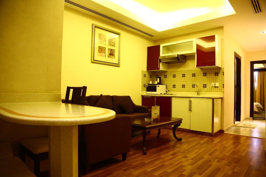 Sanam Hotel Suites - Ер-Ріяд Номер фото